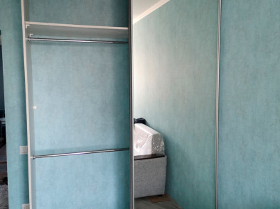 Встроенный шкаф-купе с зеркалом в спальню вшк-19